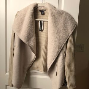 Perfect fall/spring jacket to dress up or down!